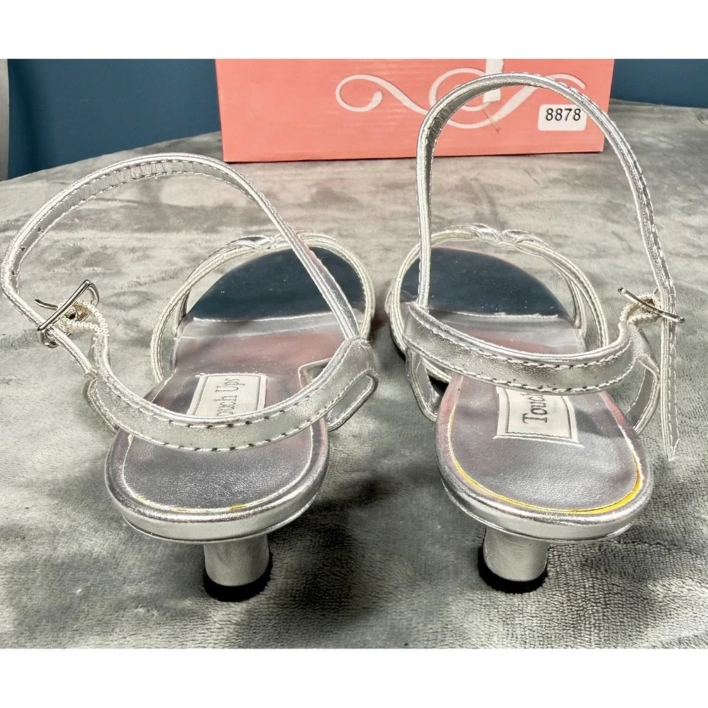Touch Ups Melanie Womens 7 Silver Strappy Kitten Heel Sandals